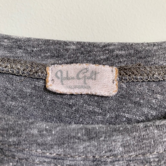 Brandy Melville California Shirt - Picture 3 of 3